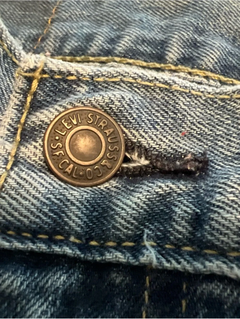 SOLD!! Men’s Levi’s 505 classic light denim jeans Size 31/32 - Picture 7 of 7